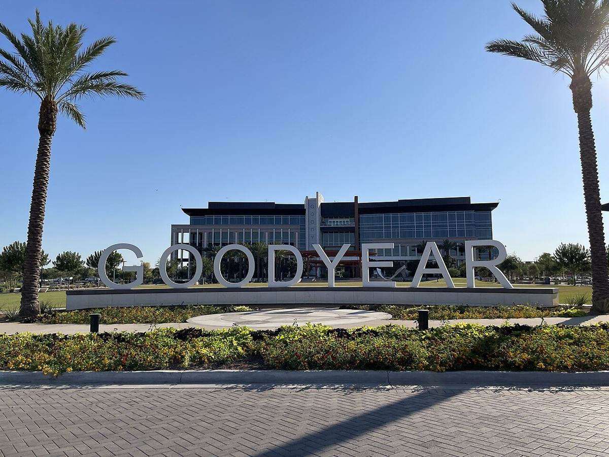 Dining and Shopping in Goodyear, Arizona