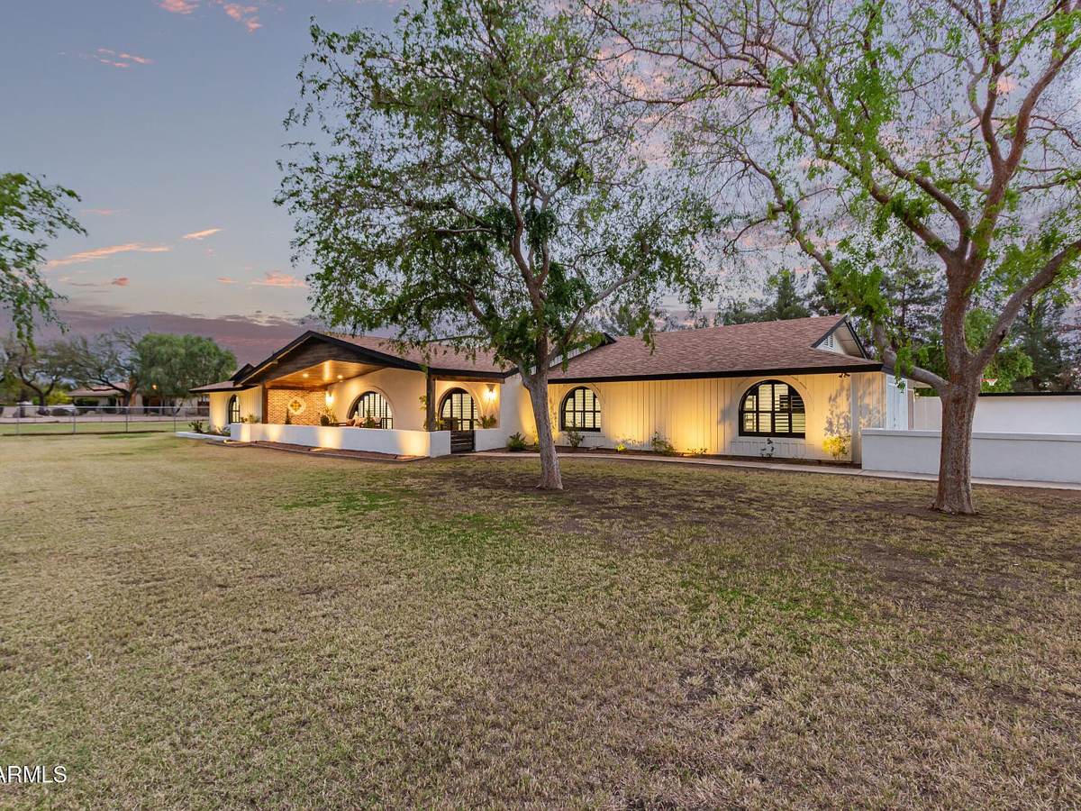 7747 W Acoma Drive, Peoria, AZ